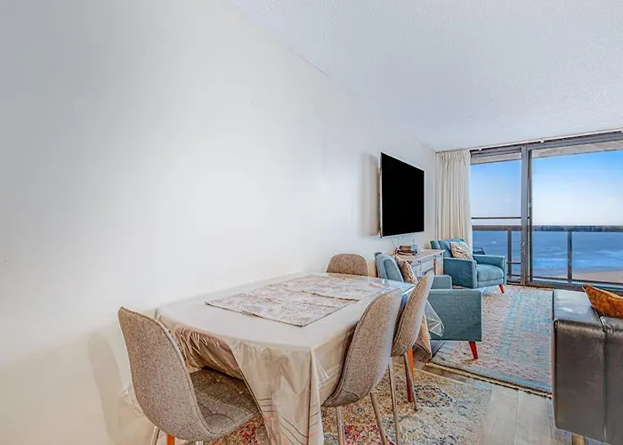 Golden Sands 718